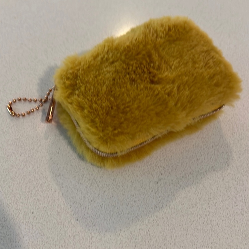 fuzzy wallet airpods holder with zipper